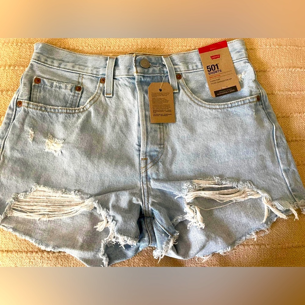 Juniors 501 denim distressed shorts - NEW with tags size 27